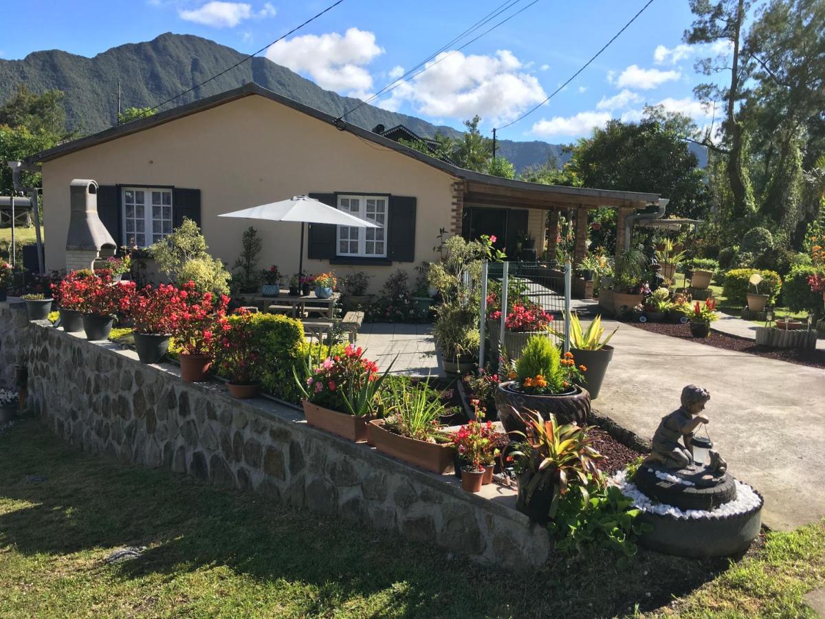 Bed and Breakfast Ti Kaz Hoareau Salazie Esterno foto